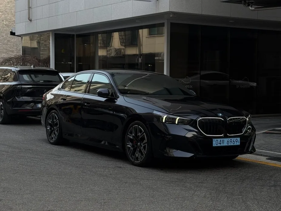 BMW i5